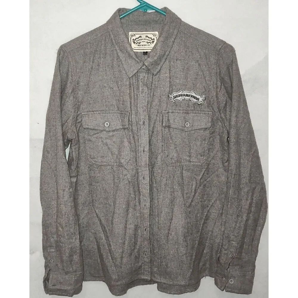 Sierra  Nevada BREWING CO WOMEN'S CELEBRATION BUTTON UP Grey Size Medium.